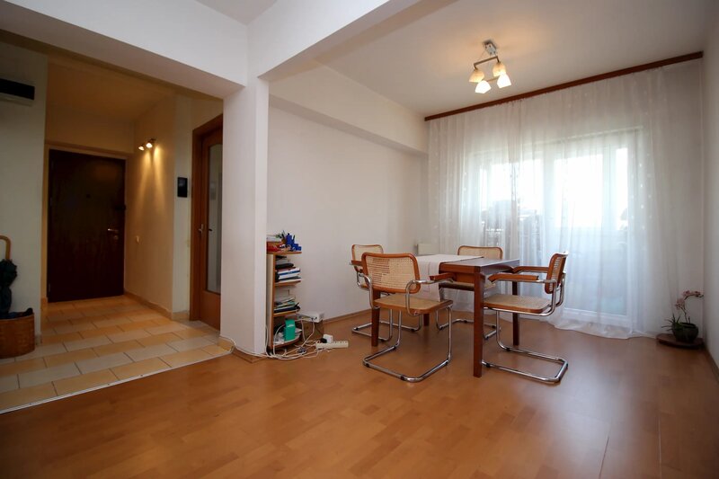 Crangasi, 4 camere transformat in 3 camere, centrala proprie, mobilat