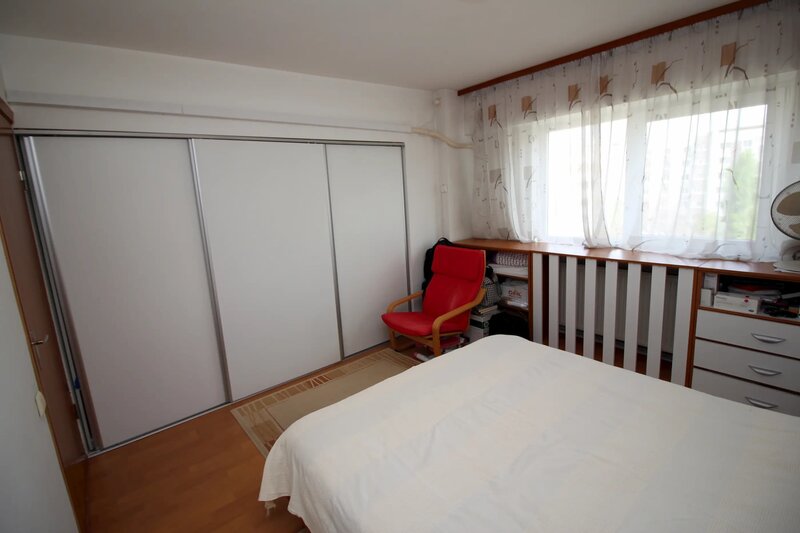 Crangasi, 4 camere transformat in 3 camere, centrala proprie, mobilat